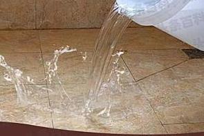 岑溪漏水维修 免砸砖防水材料该如何施工